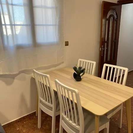 Piso Grande De 120 M2, A 15' De La Playa En Coche * Huelva