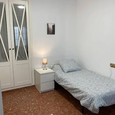 Piso Grande De 120 M2, A 15' De La Playa En Coche Apartment