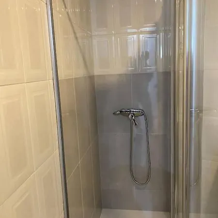 Piso Grande De 120 M2, A 15' De La Playa En Coche *