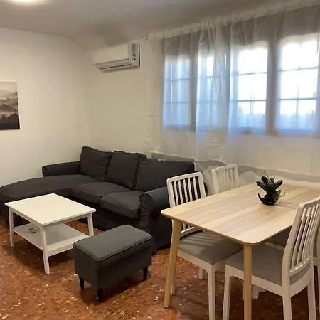 Piso Grande De 120 M2, A 15' De La Playa En Coche 韦尔瓦