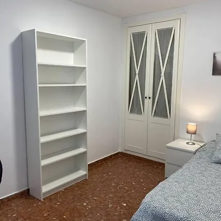 Piso Grande De 120 M2, A 15' De La Playa En Coche 韦尔瓦