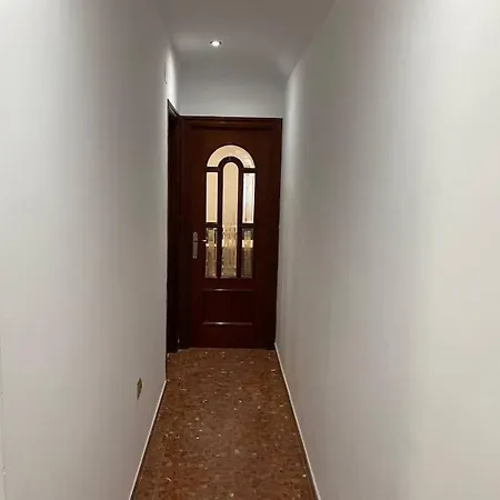 Piso Grande De 120 M2, A 15' De La Playa En Coche